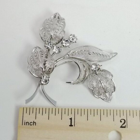 Vintage Rhinestone Silver Tone Filigree Leaf Shape Brooch, Prong Set Lapel Pin - Picture 4 of 6
